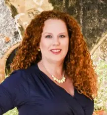 Headshot of Amanda Johnston